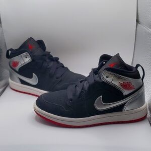 Nike Air Jordan 1 Retro Mid GS 'Johnny Kilroy'